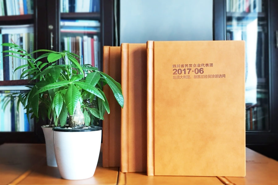 紀(jì)念冊制作的兩個重點工作：紀(jì)念冊設(shè)計與紀(jì)念冊印刷裝訂